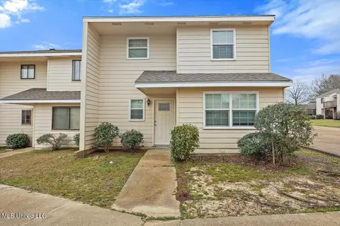 Exterior - 1023 Windrose Dr, Brandon, MS 39047 photo 1 of 8