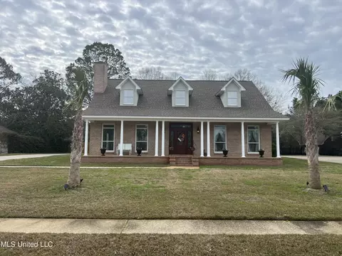 4024 Dunsinane Ave, Ocean Springs, MS 39564