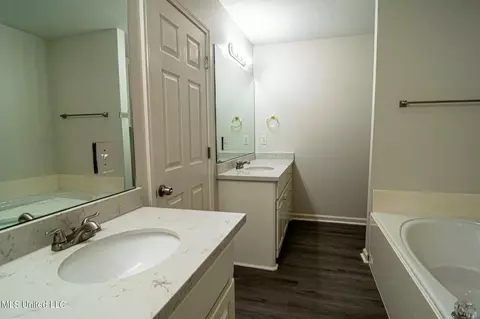 Bath - 3116 Tynes Dr, Byram, MS 39272 photo 3 of 6