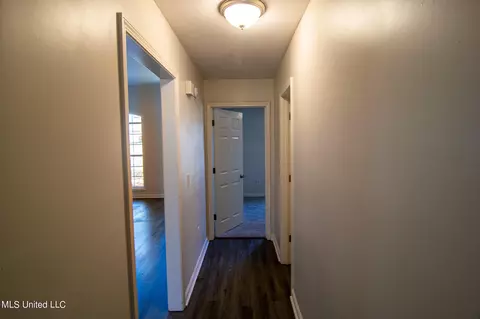 Entry Way - 3116 Tynes Dr, Byram, MS 39272 photo 1 of 1