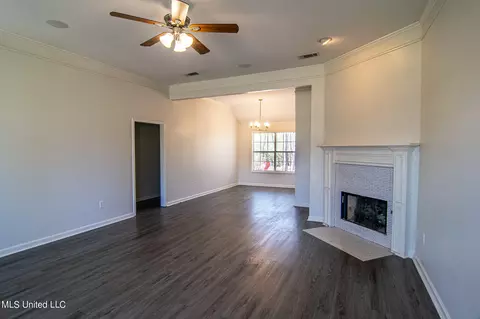 Living - 3116 Tynes Dr, Byram, MS 39272 photo 2 of 2