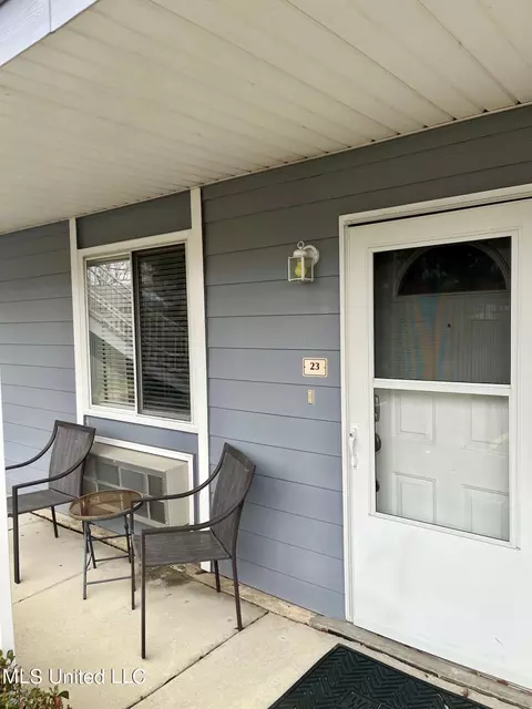 1664 Beach Blvd #23, Biloxi, MS 39531