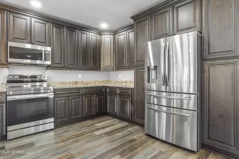 Kitchen - 16515 John Smith Rd, Vancleave, MS 39565 photo 2 of 4