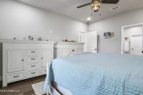 Bedroom - 16515 John Smith Rd, Vancleave, MS 39565 photo 2 of 3