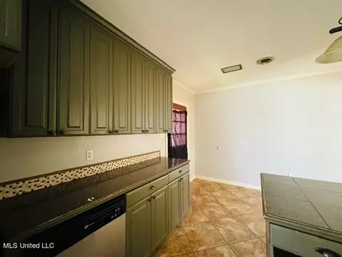 305 Mcauley Dr, Vicksburg, MS 39183