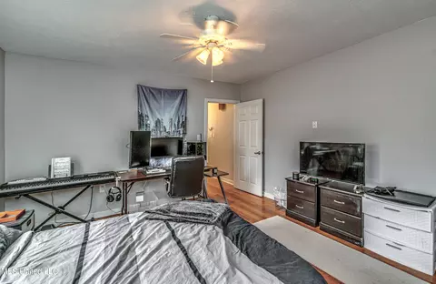 Bedroom - 1030 Cedar Hill Dr, Jackson, MS 39206 photo 7 of 10