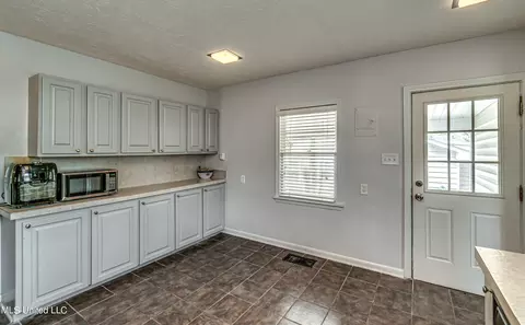 Other - 1030 Cedar Hill Dr, Jackson, MS 39206 photo 5 of 8