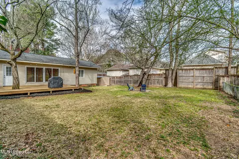 Exterior - 1030 Cedar Hill Dr, Jackson, MS 39206 photo 8 of 22