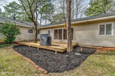 Exterior - 1030 Cedar Hill Dr, Jackson, MS 39206 photo 4 of 22