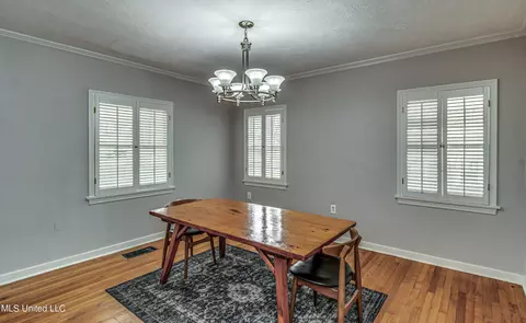 Dining - 1030 Cedar Hill Dr, Jackson, MS 39206 photo 1 of 4