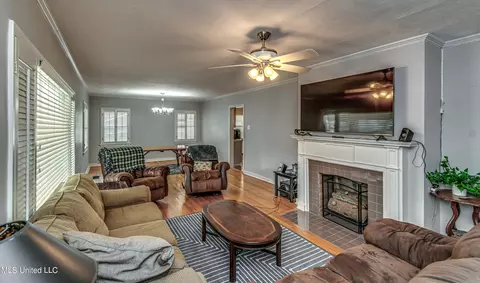 Living - 1030 Cedar Hill Dr, Jackson, MS 39206 photo 1 of 10