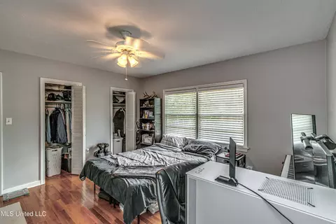 Bedroom - 1030 Cedar Hill Dr, Jackson, MS 39206 photo 5 of 10