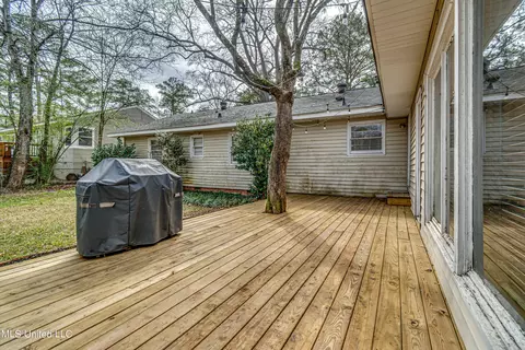 Exterior - 1030 Cedar Hill Dr, Jackson, MS 39206 photo 5 of 22