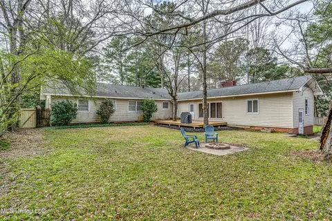 Exterior - 1030 Cedar Hill Dr, Jackson, MS 39206 photo 6 of 22