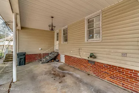 Exterior - 1030 Cedar Hill Dr, Jackson, MS 39206 photo 15 of 22