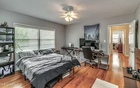 Bedroom - 1030 Cedar Hill Dr, Jackson, MS 39206 photo 8 of 10