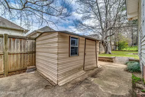 Exterior - 1030 Cedar Hill Dr, Jackson, MS 39206 photo 12 of 22