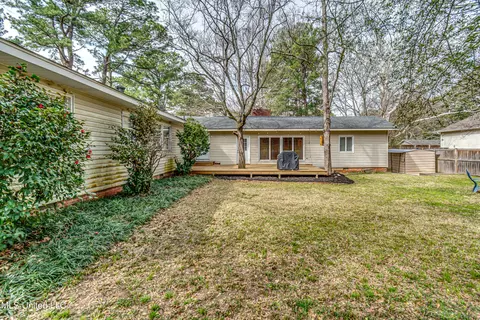 Exterior - 1030 Cedar Hill Dr, Jackson, MS 39206 photo 7 of 22