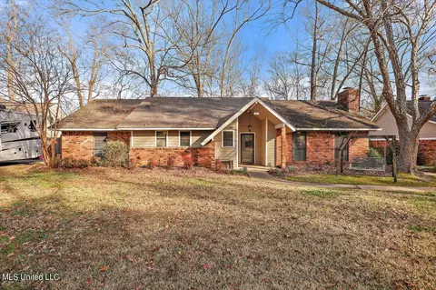 112 Longwood Dr, Clinton, MS 39056