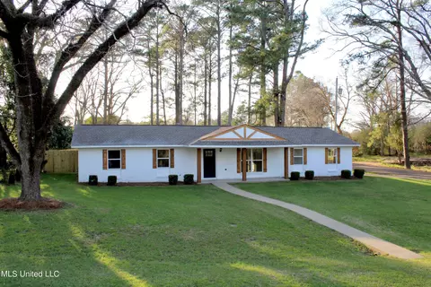 320 SW 5th Ave, Magee, MS 39111