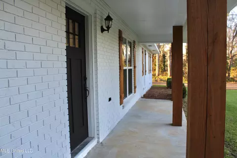 Exterior - 320 SW 5th Ave, Magee, MS 39111 photo 7 of 15