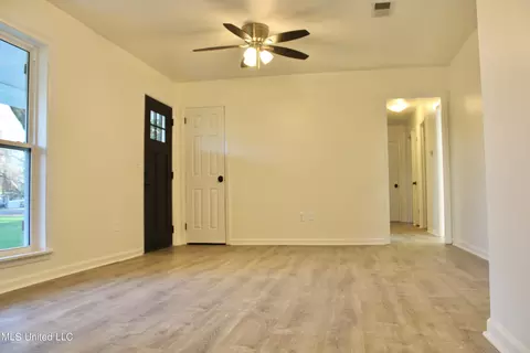 Living - 320 SW 5th Ave, Magee, MS 39111 photo 1 of 1