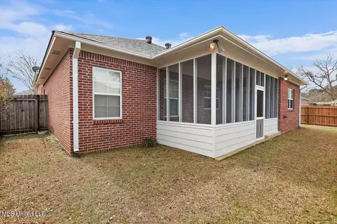 Exterior - 401 Stoneybrook Dr, Brandon, MS 39042 photo 7 of 9