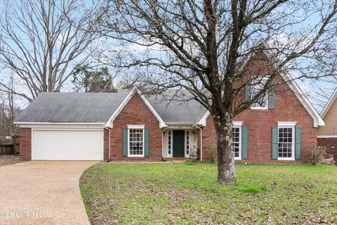 7255 Foxdale Dr, Olive Branch, MS 38654