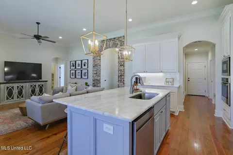 Kitchen - 116 Palace Xing, Flowood, MS 39232 photo 3 of 4
