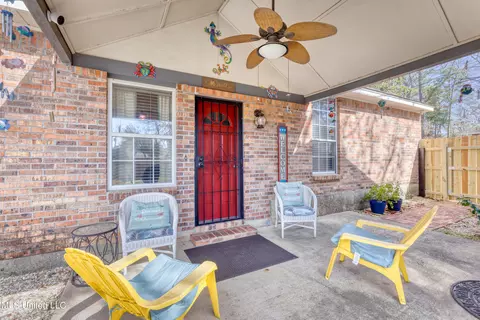 Exterior - 89337 E Diamondhead Dr, Diamondhead, MS 39525 photo 4 of 6