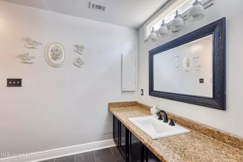 Bath - 89337 E Diamondhead Dr, Diamondhead, MS 39525 photo 3 of 3