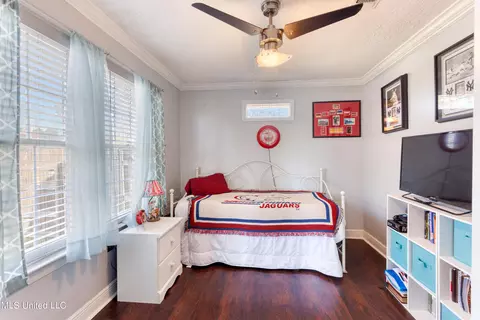 Bedroom - 89337 E Diamondhead Dr, Diamondhead, MS 39525 photo 4 of 5