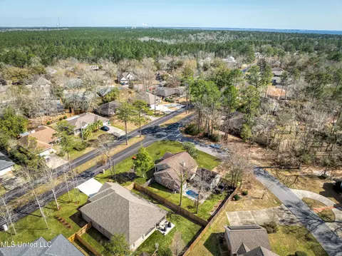 View/Area - 89337 E Diamondhead Dr, Diamondhead, MS 39525 photo 4 of 4