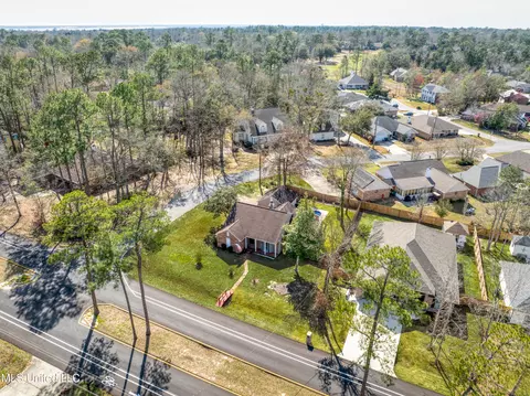 View/Area - 89337 E Diamondhead Dr, Diamondhead, MS 39525 photo 1 of 4