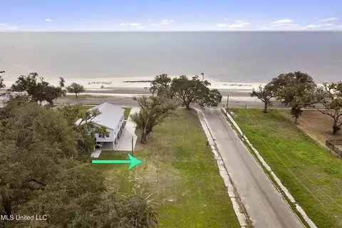 902 E Beach Blvd, Long Beach, MS 39560