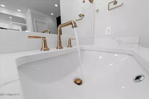 Bath - 120 Ironwood Plantation Blvd, Madison, MS 39110 photo 4 of 12