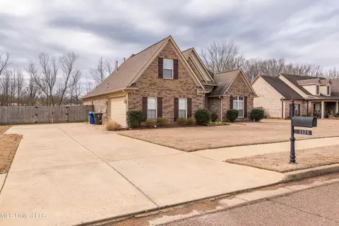 Exterior - 1325 Fieldstone St, Hernando, MS 38632 photo 4 of 9