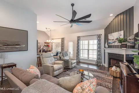 Living - 1325 Fieldstone St, Hernando, MS 38632 photo 1 of 2