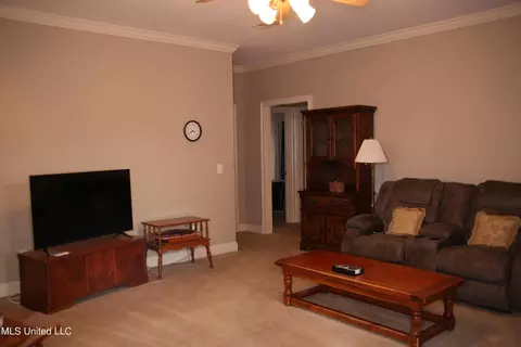 Living - 112 W Pinebrook Dr, Brandon, MS 39047 photo 3 of 6