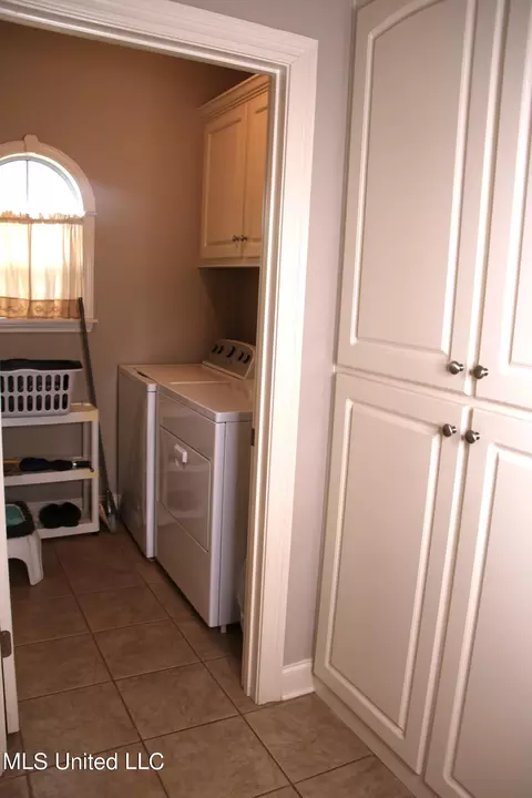 Other - 112 W Pinebrook Dr, Brandon, MS 39047 photo 2 of 6