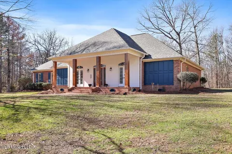 Exterior - 111 Ashley Cv, Brandon, MS 39047 photo 2 of 13