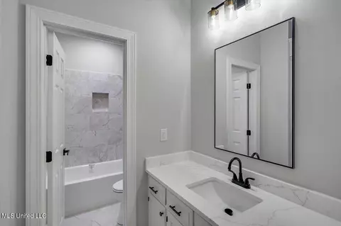 Bath - 111 Ashley Cv, Brandon, MS 39047 photo 6 of 6