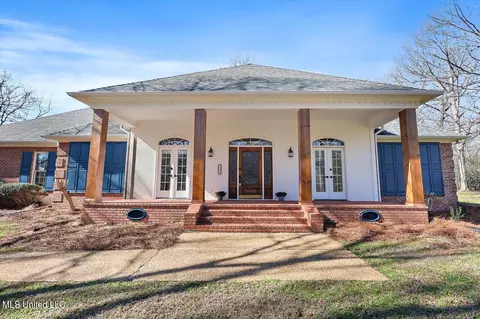 Exterior - 111 Ashley Cv, Brandon, MS 39047 photo 4 of 13