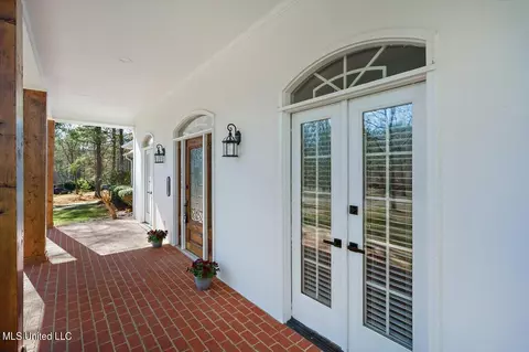 Exterior - 111 Ashley Cv, Brandon, MS 39047 photo 3 of 13