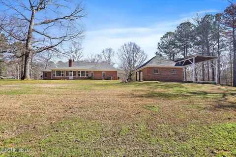 Exterior - 111 Ashley Cv, Brandon, MS 39047 photo 7 of 13