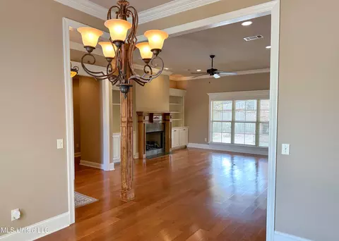 Living - 140 Grandeur Dr, Brandon, MS 39042 photo 2 of 2