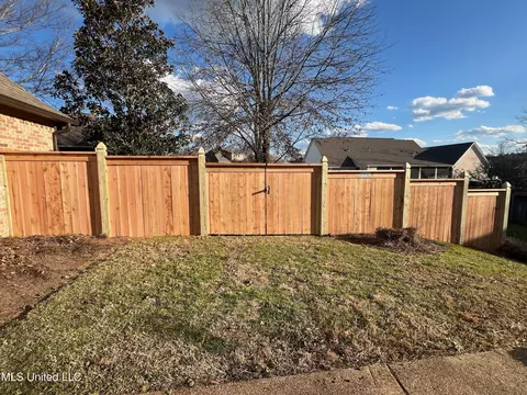 Exterior - 140 Grandeur Dr, Brandon, MS 39042 photo 5 of 9