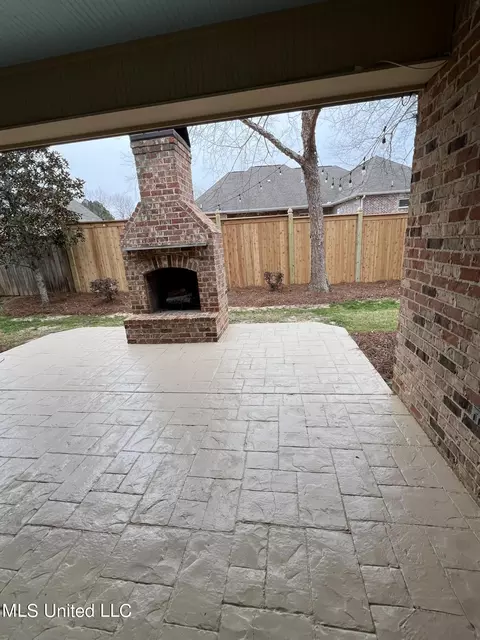 Exterior - 140 Grandeur Dr, Brandon, MS 39042 photo 4 of 9
