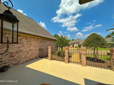 Exterior - 140 Grandeur Dr, Brandon, MS 39042 photo 3 of 9