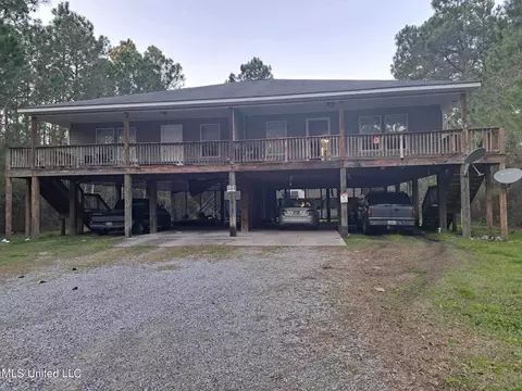 6020-6022 E Jackson St, Bay Saint Louis, MS 39520